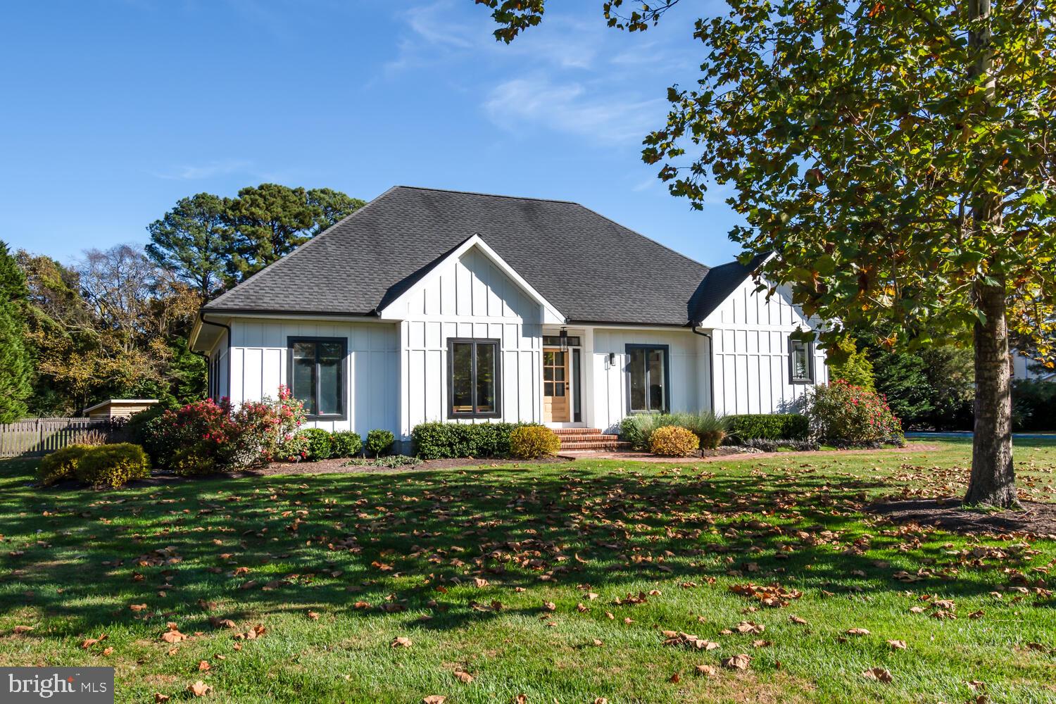 6211 Canterbury Dr