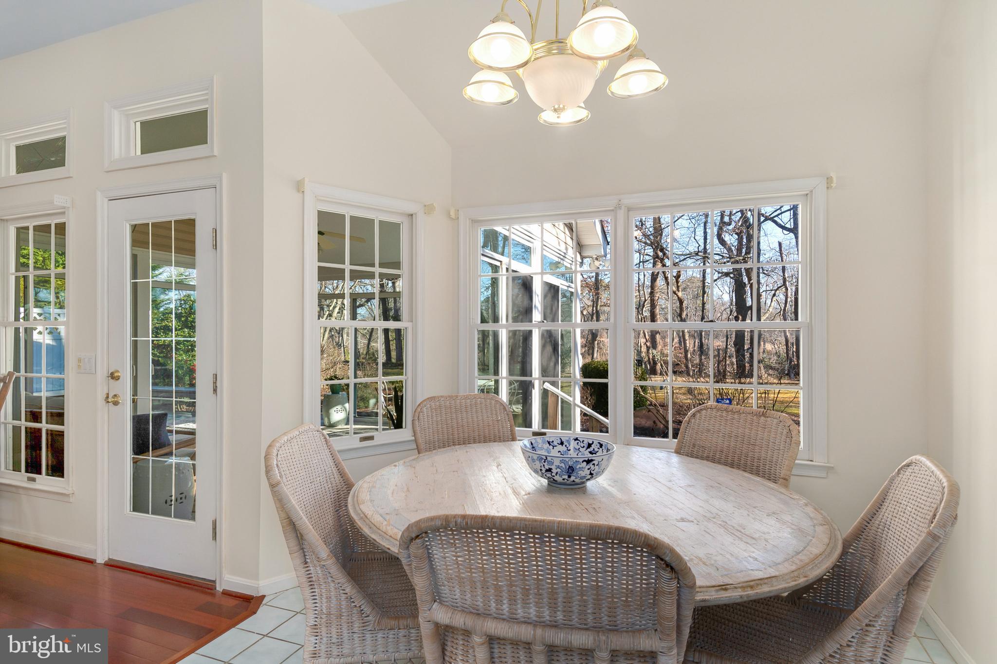 7591 Polly's Hill Lane