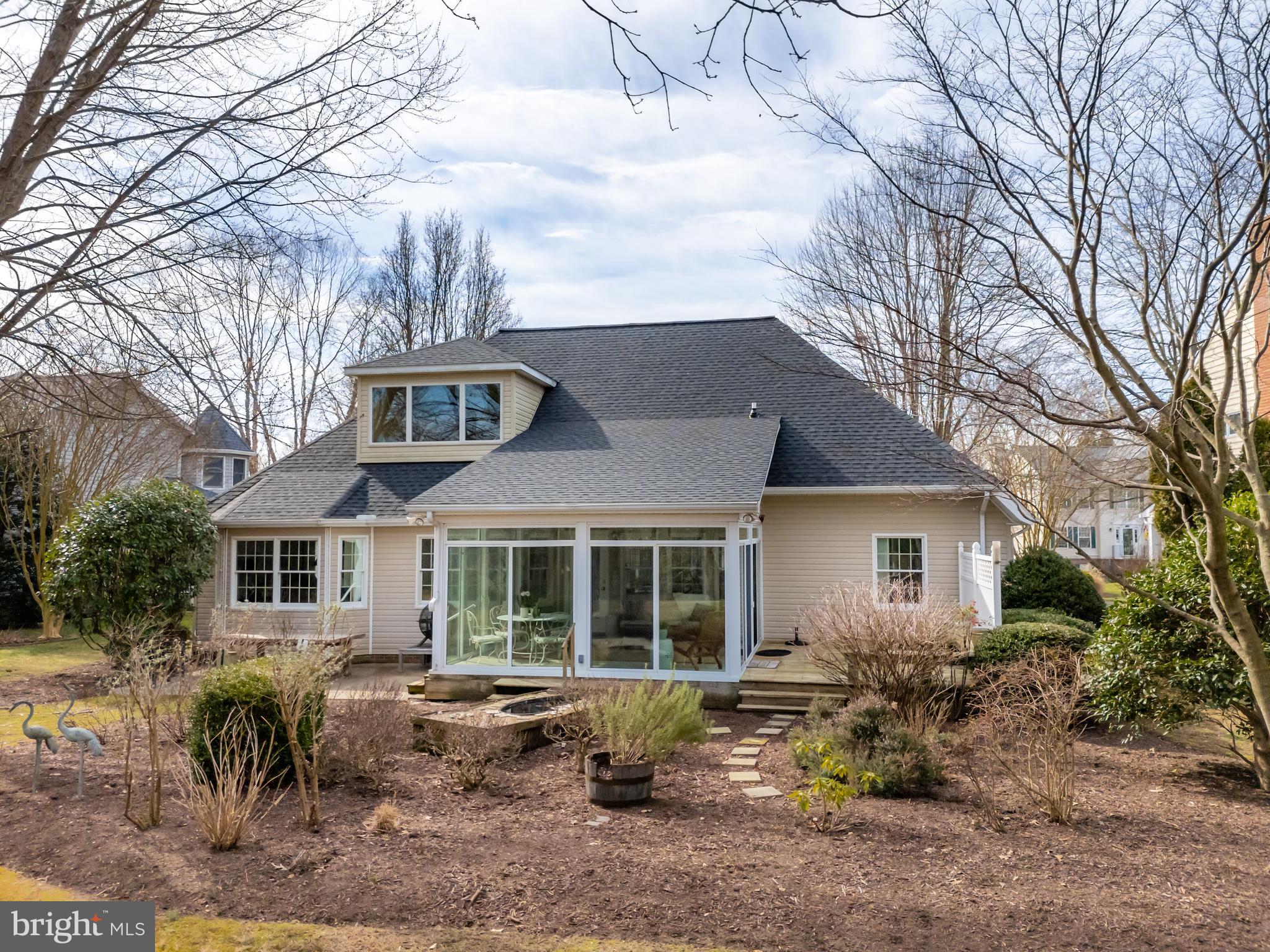 7591 Polly's Hill Lane