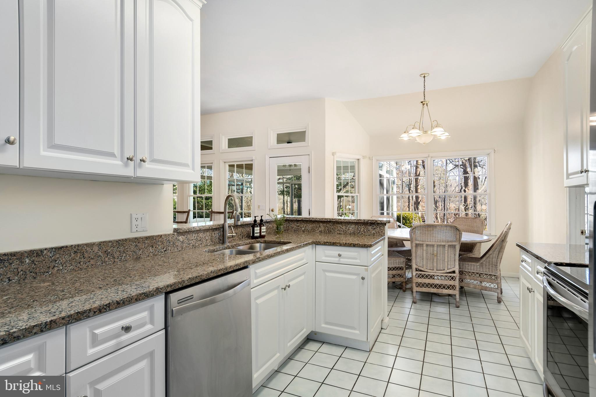 7591 Polly's Hill Lane