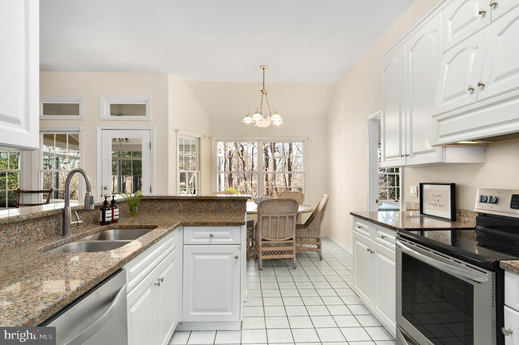 7591 Polly's Hill Lane