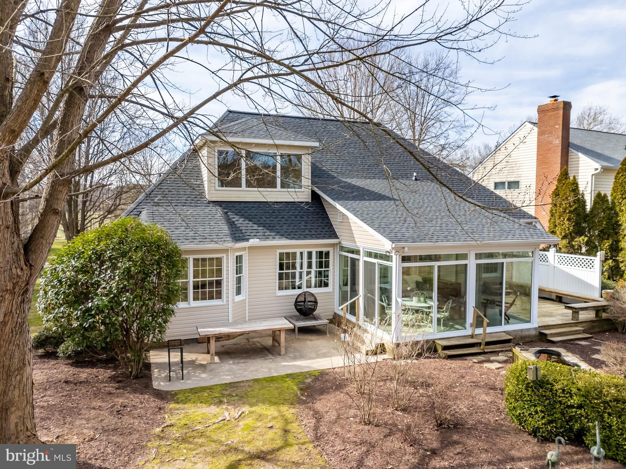 7591 Polly's Hill Lane