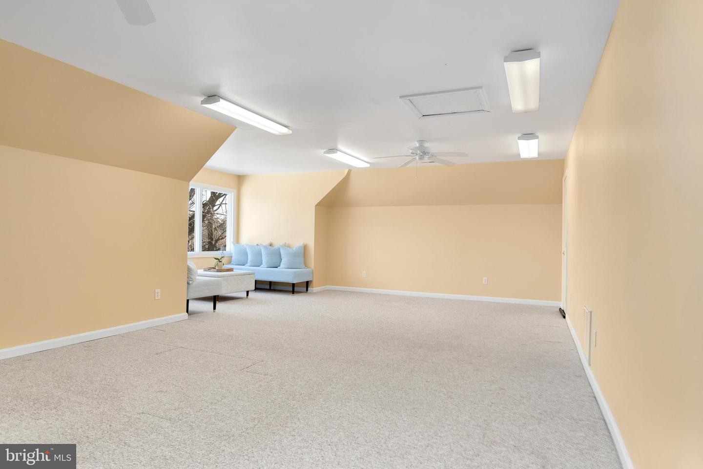 7591 Polly's Hill Lane
