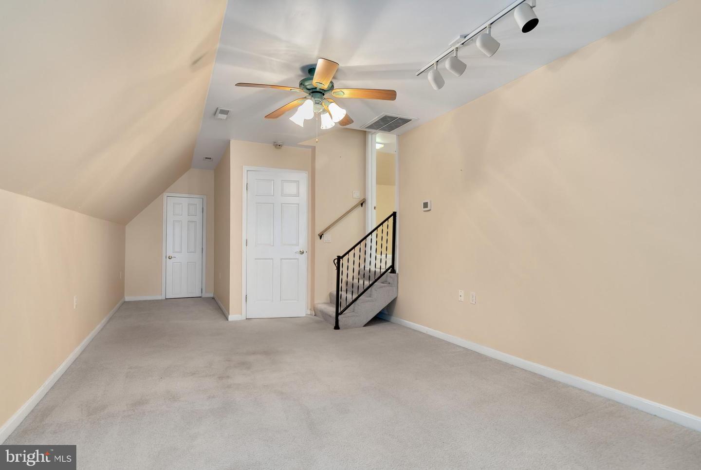 7591 Polly's Hill Lane