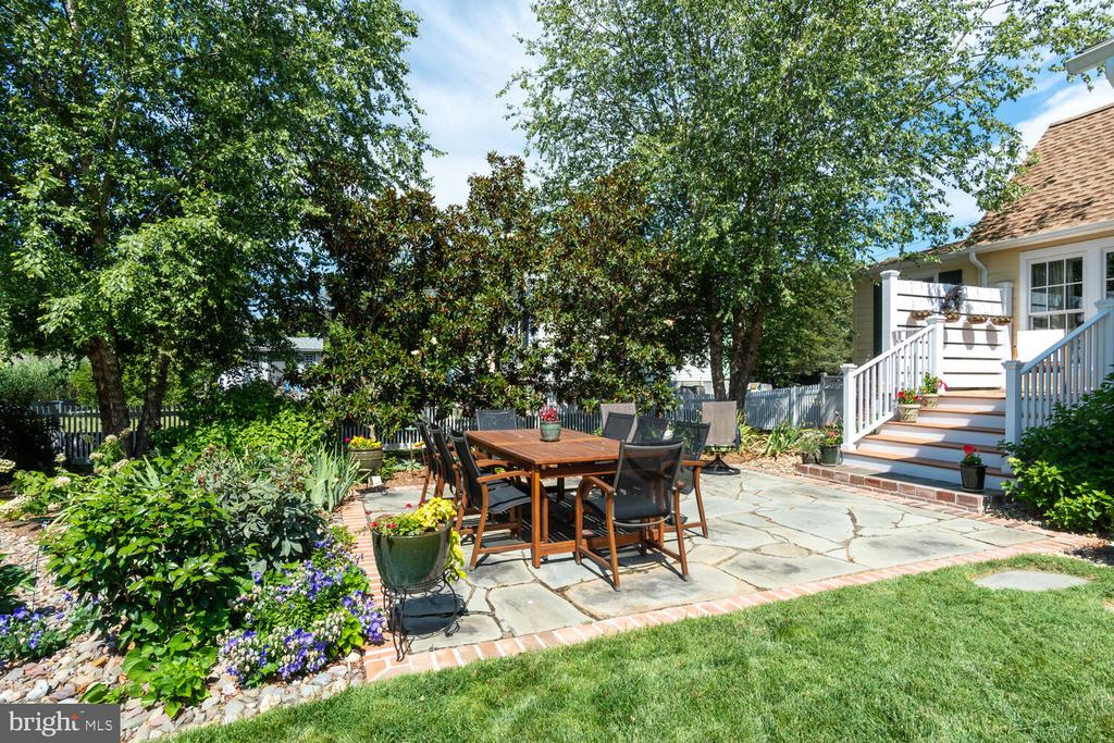 104 E Pier St