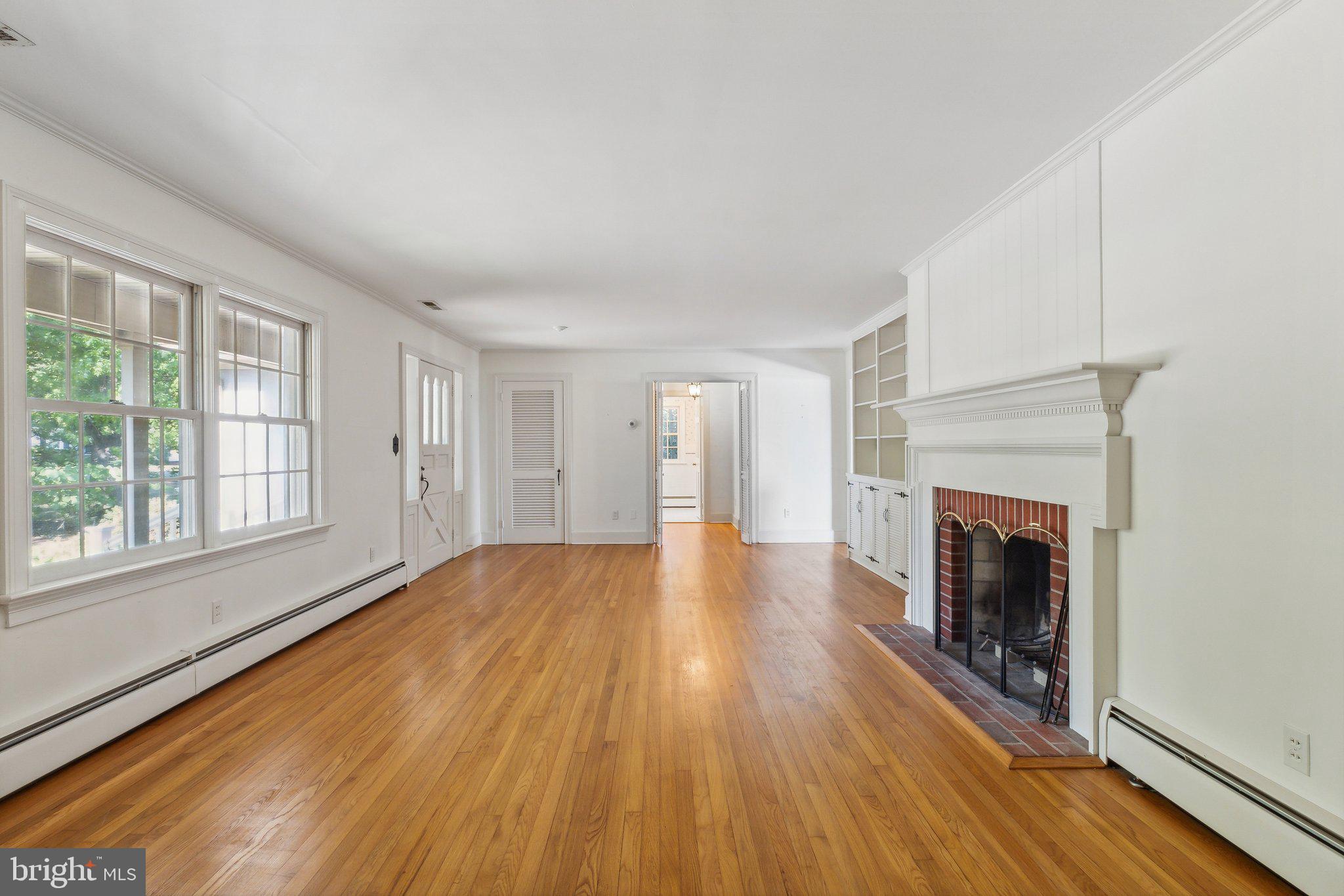 1015 Riverview Terr