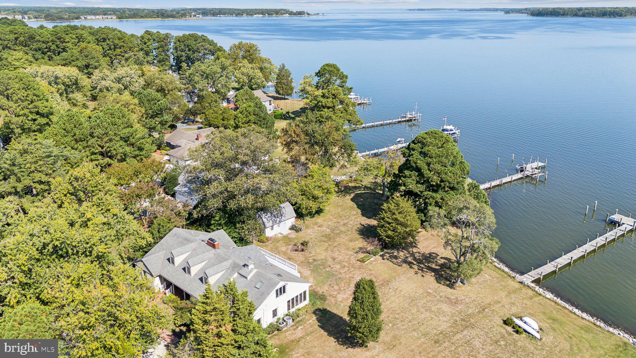 1015 Riverview Terr