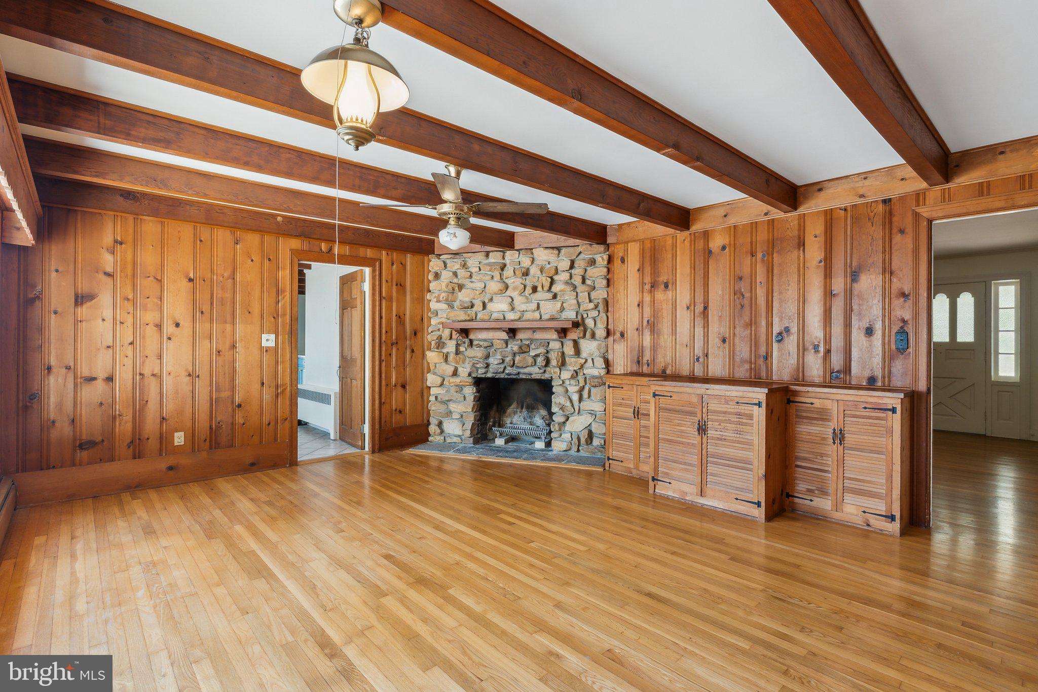 1015 Riverview Terr