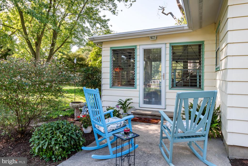 104 Riverview Ave