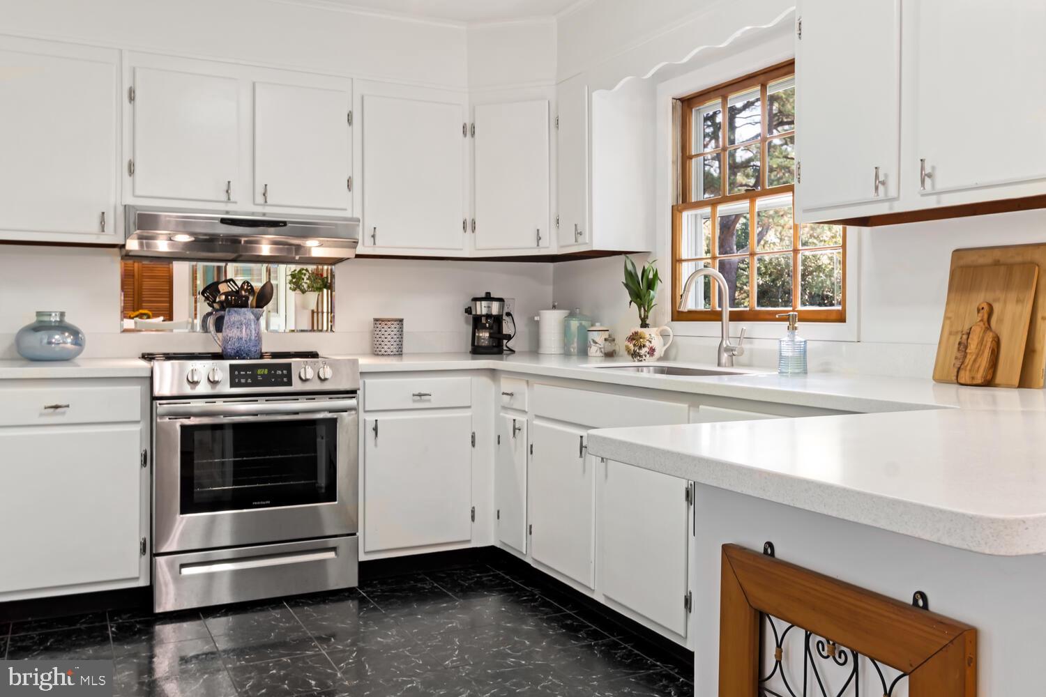 104 Riverview Ave