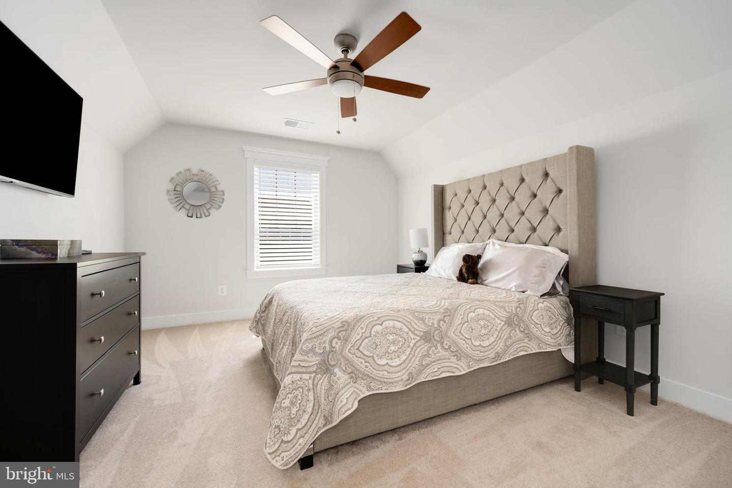 8134 Easton Village Dr