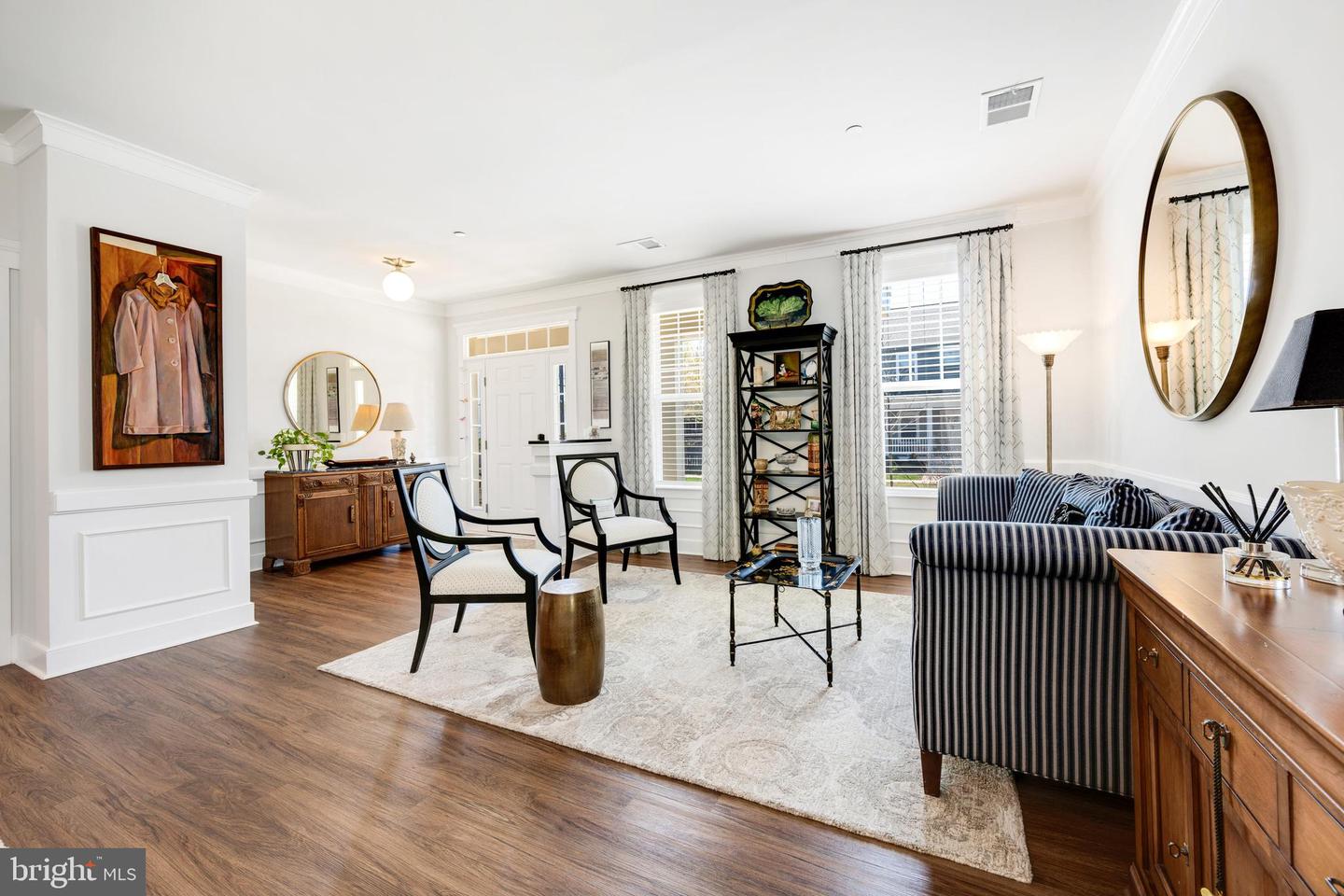 8134 Easton Village Dr