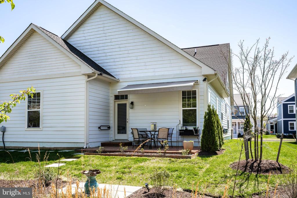 8134 Easton Village Dr