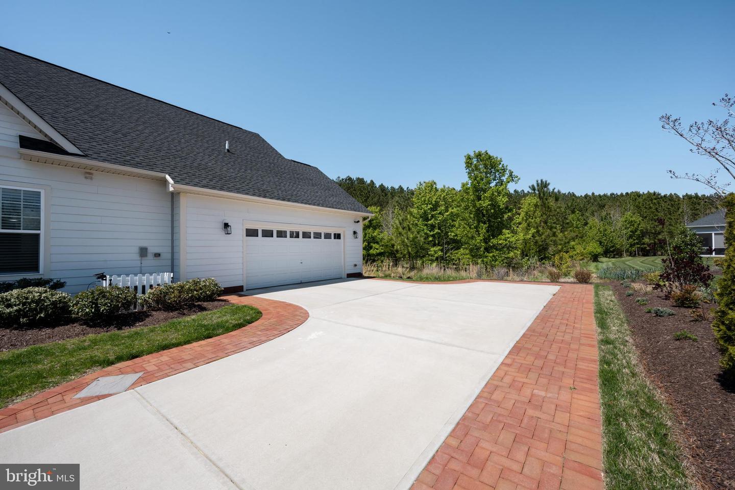 8134 Easton Village Dr