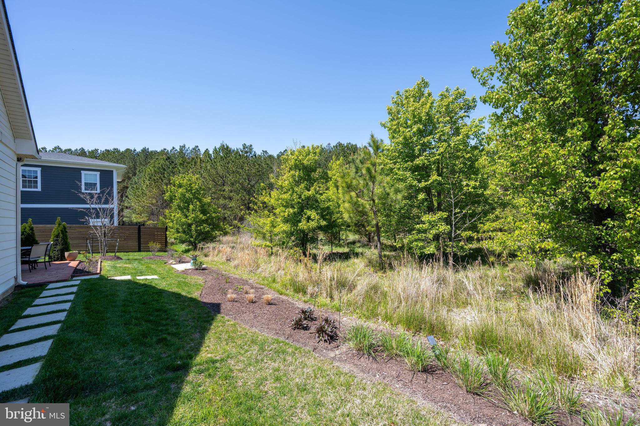8134 Easton Village Dr