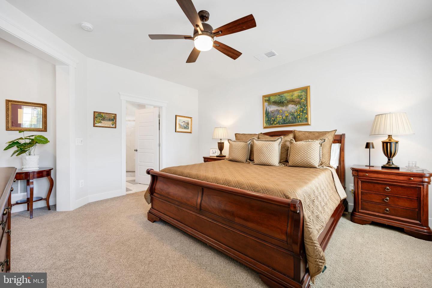 8134 Easton Village Dr