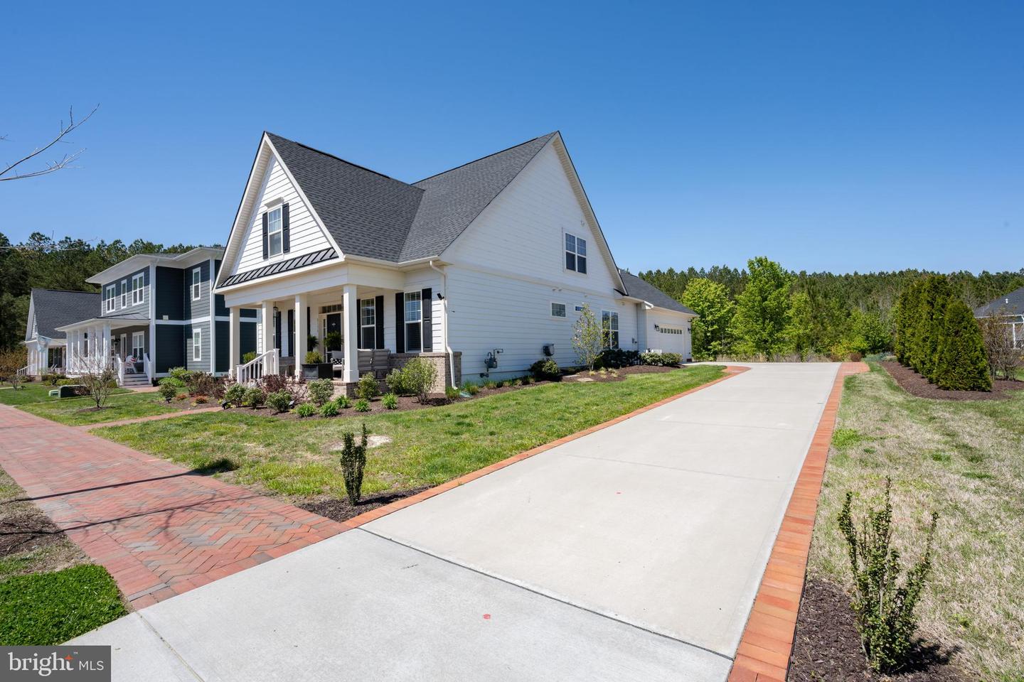8134 Easton Village Dr