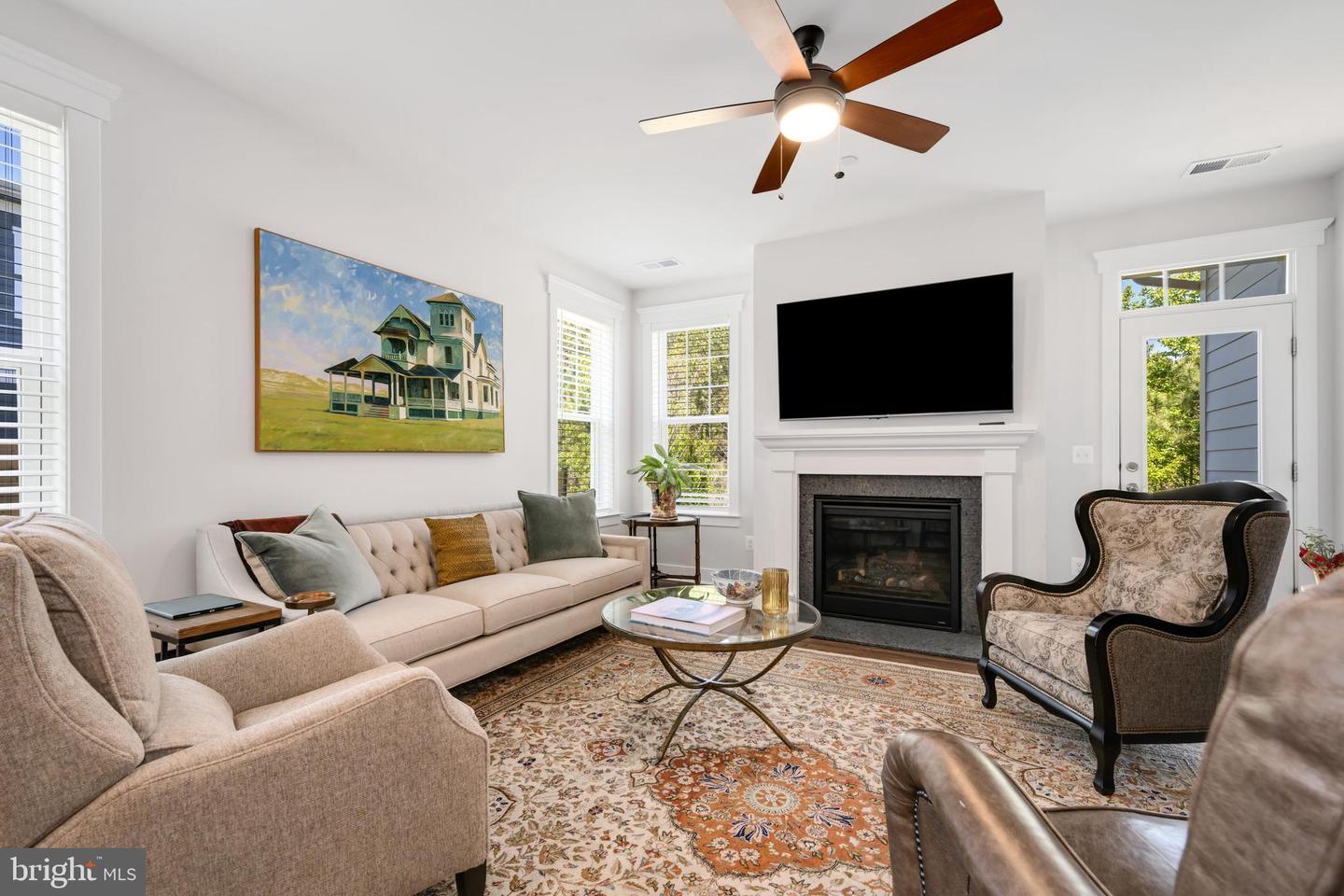 8134 Easton Village Dr