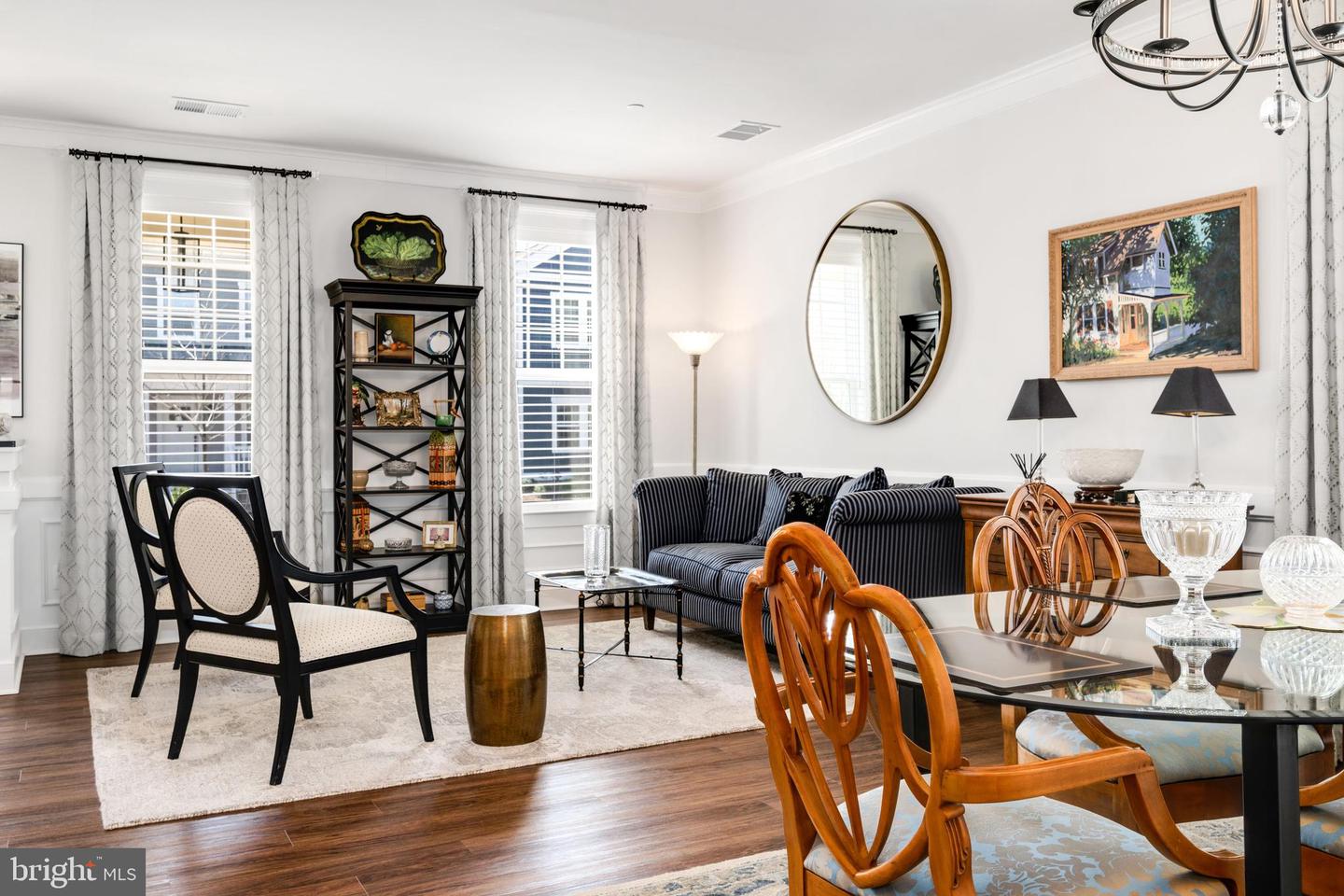8134 Easton Village Dr