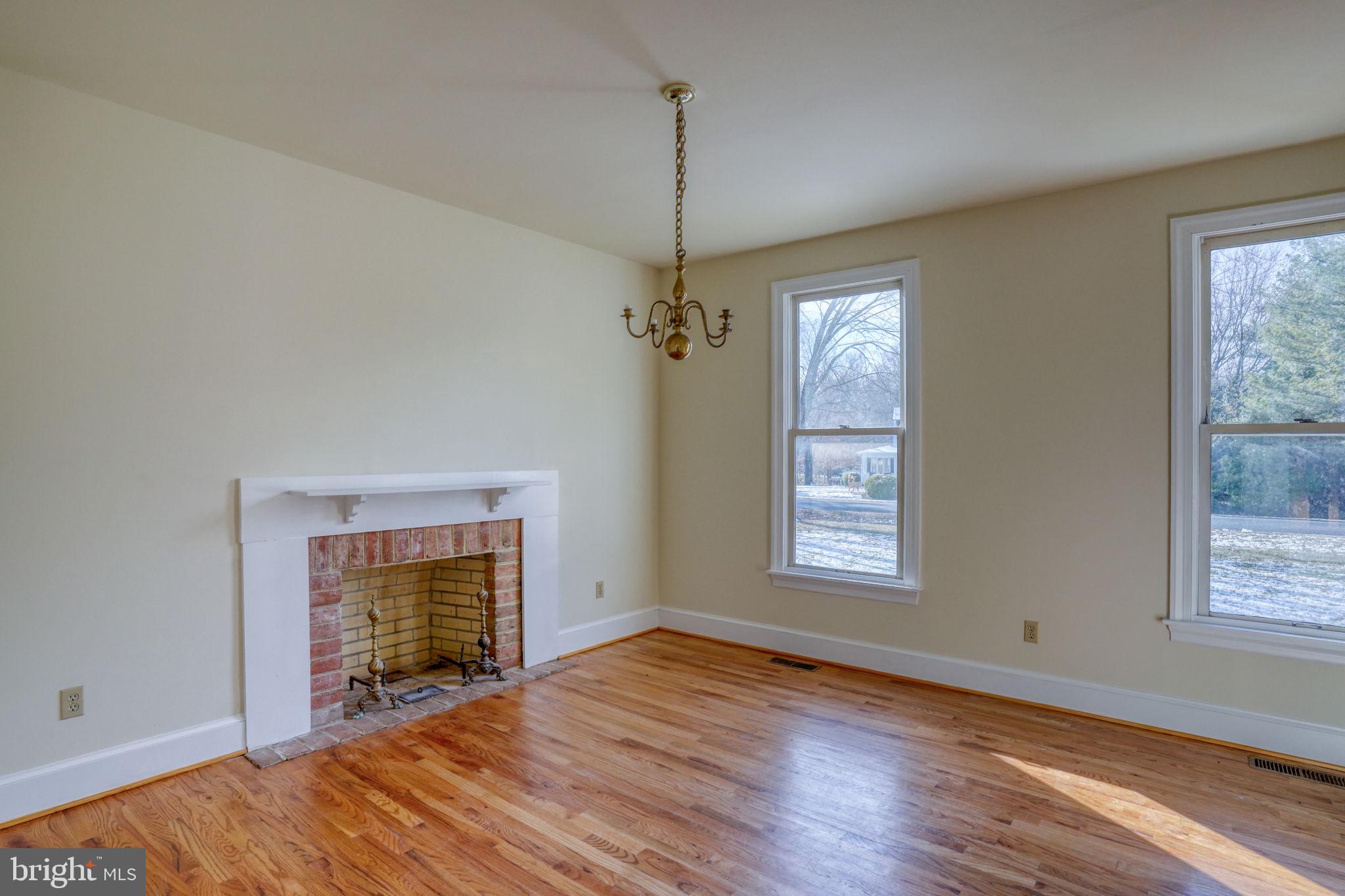7852 WOODLAND CIRCLE