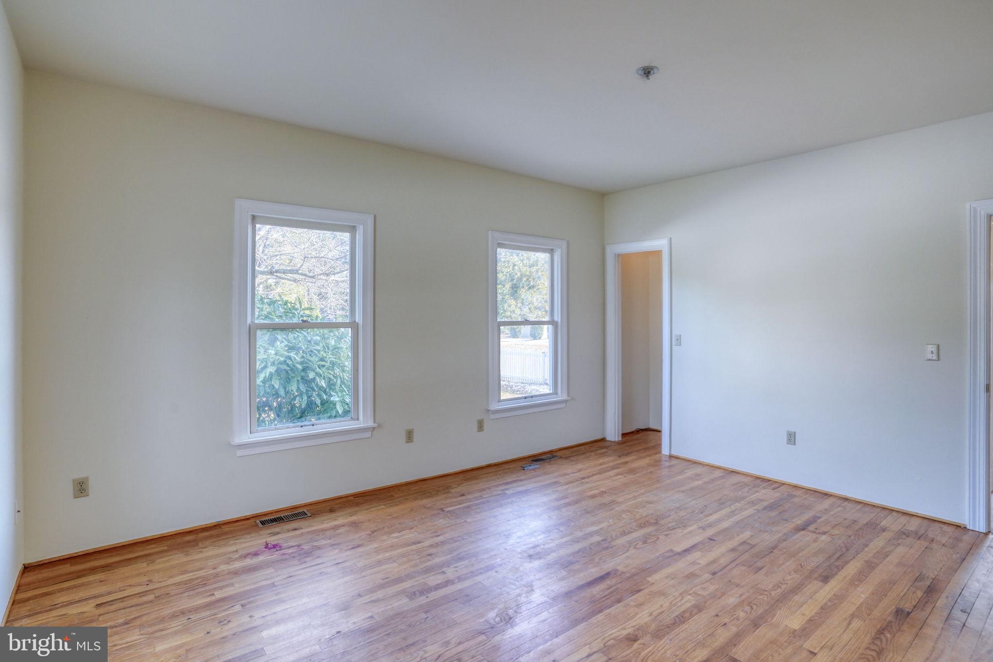 7852 WOODLAND CIRCLE