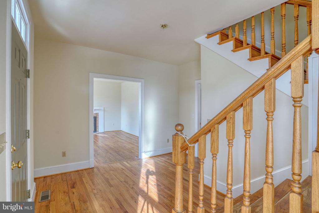 7852 WOODLAND CIRCLE
