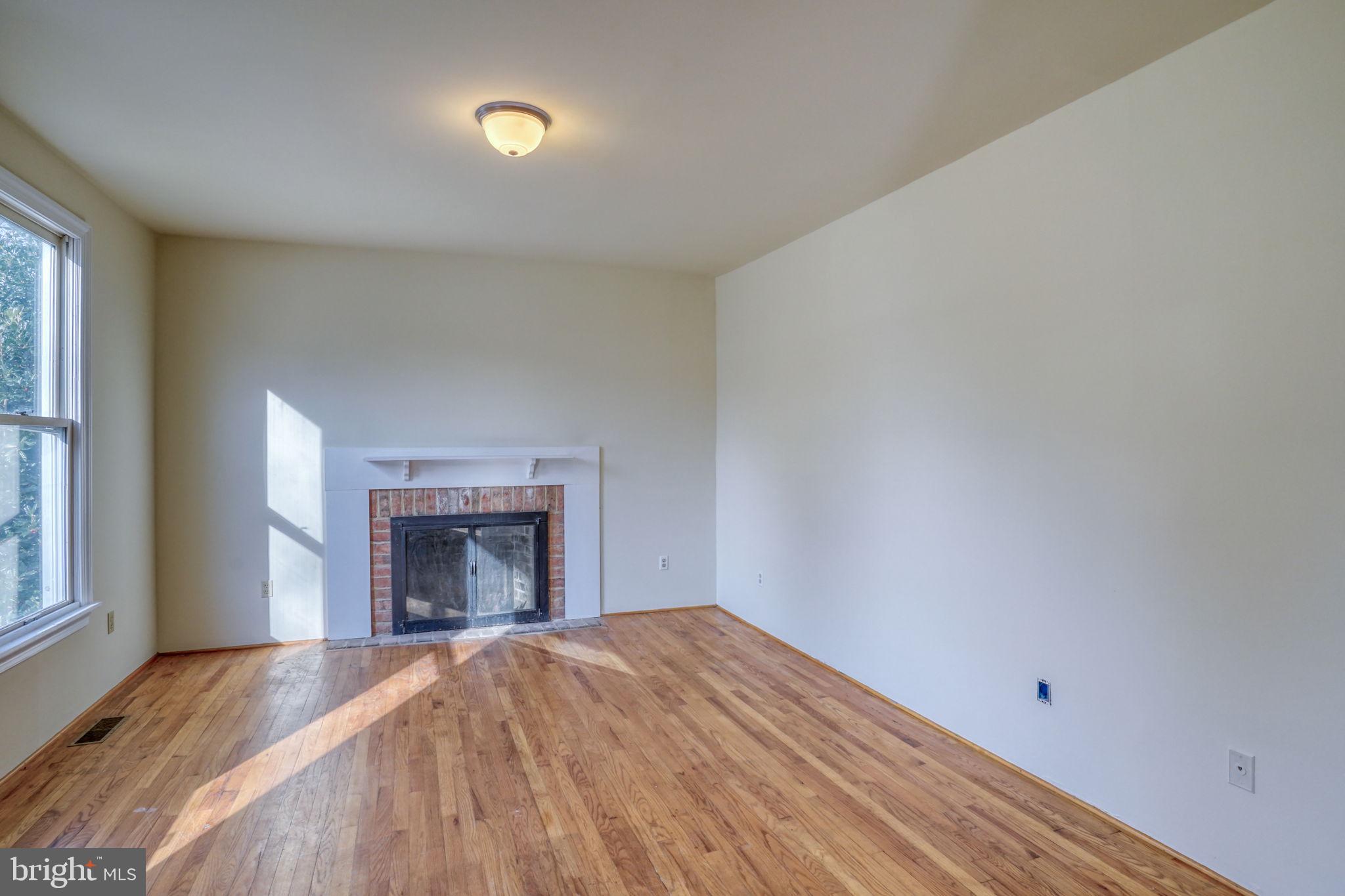 7852 WOODLAND CIRCLE