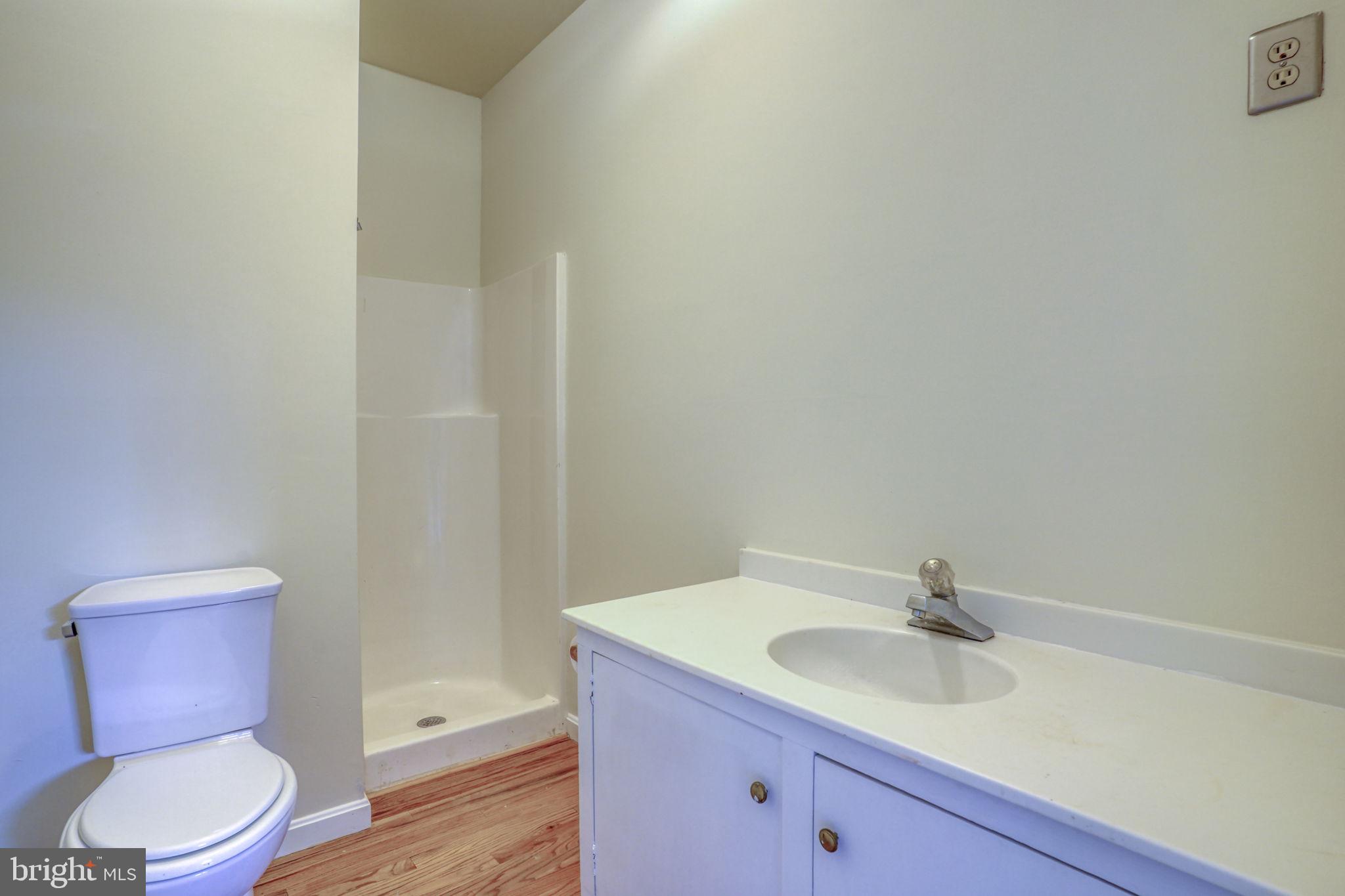 7852 WOODLAND CIRCLE