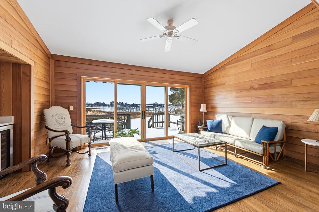 320 PERRY CABIN