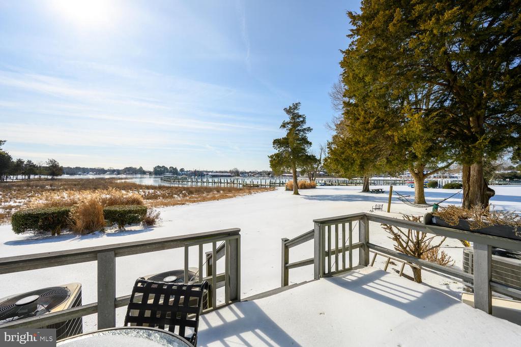 320 PERRY CABIN