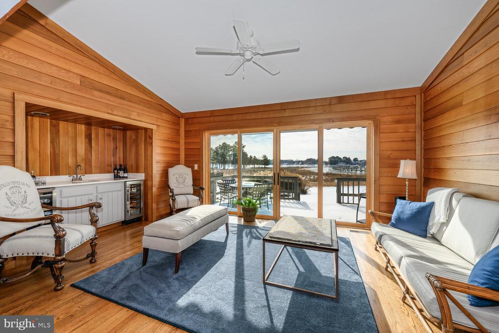 320 PERRY CABIN