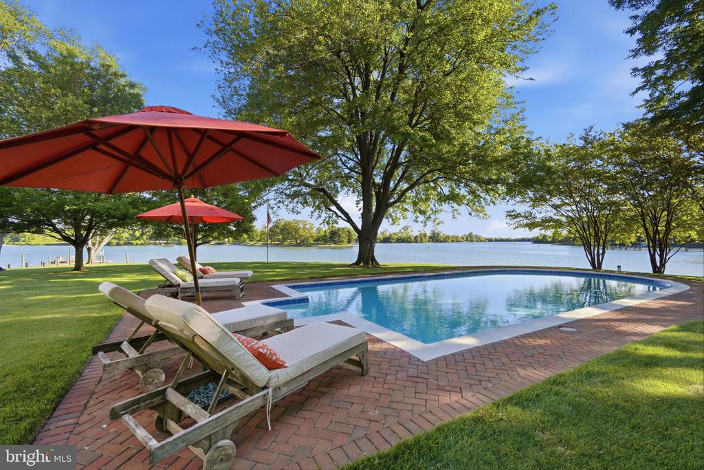 3770 LEONARD COVE LANE