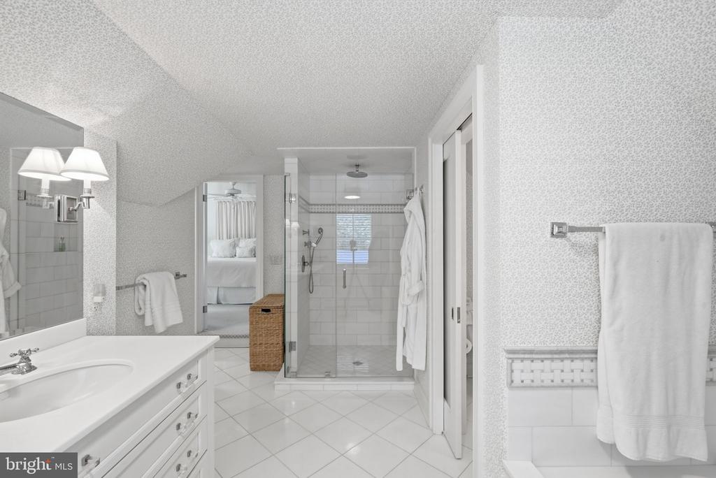 3770 LEONARD COVE LANE