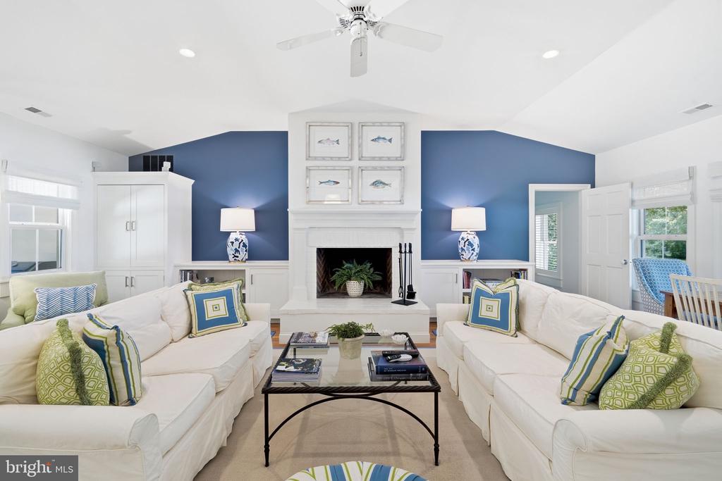 3770 LEONARD COVE LANE