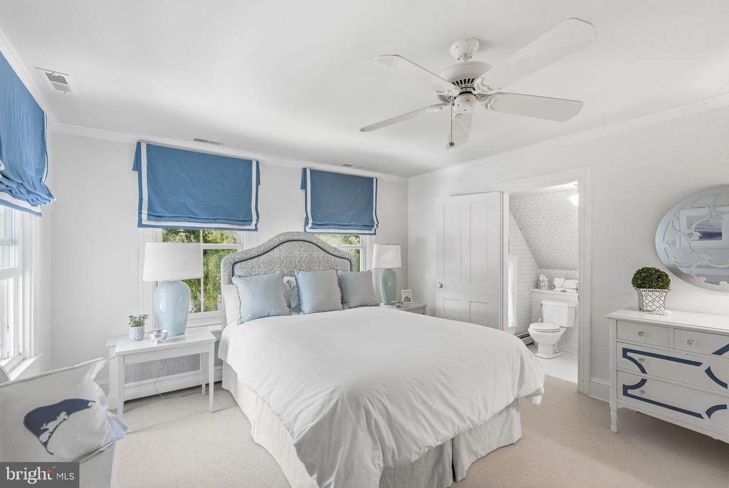 3770 LEONARD COVE LANE