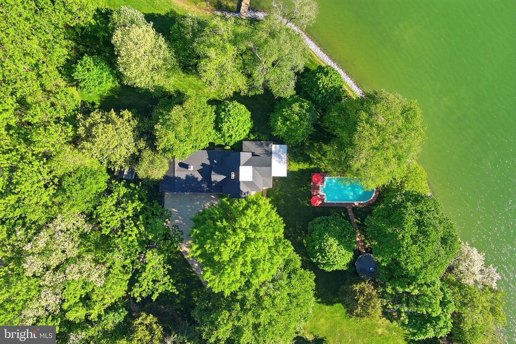 3770 LEONARD COVE LANE
