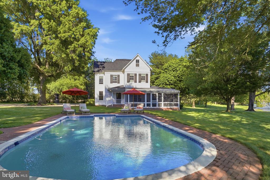 3770 LEONARD COVE LANE