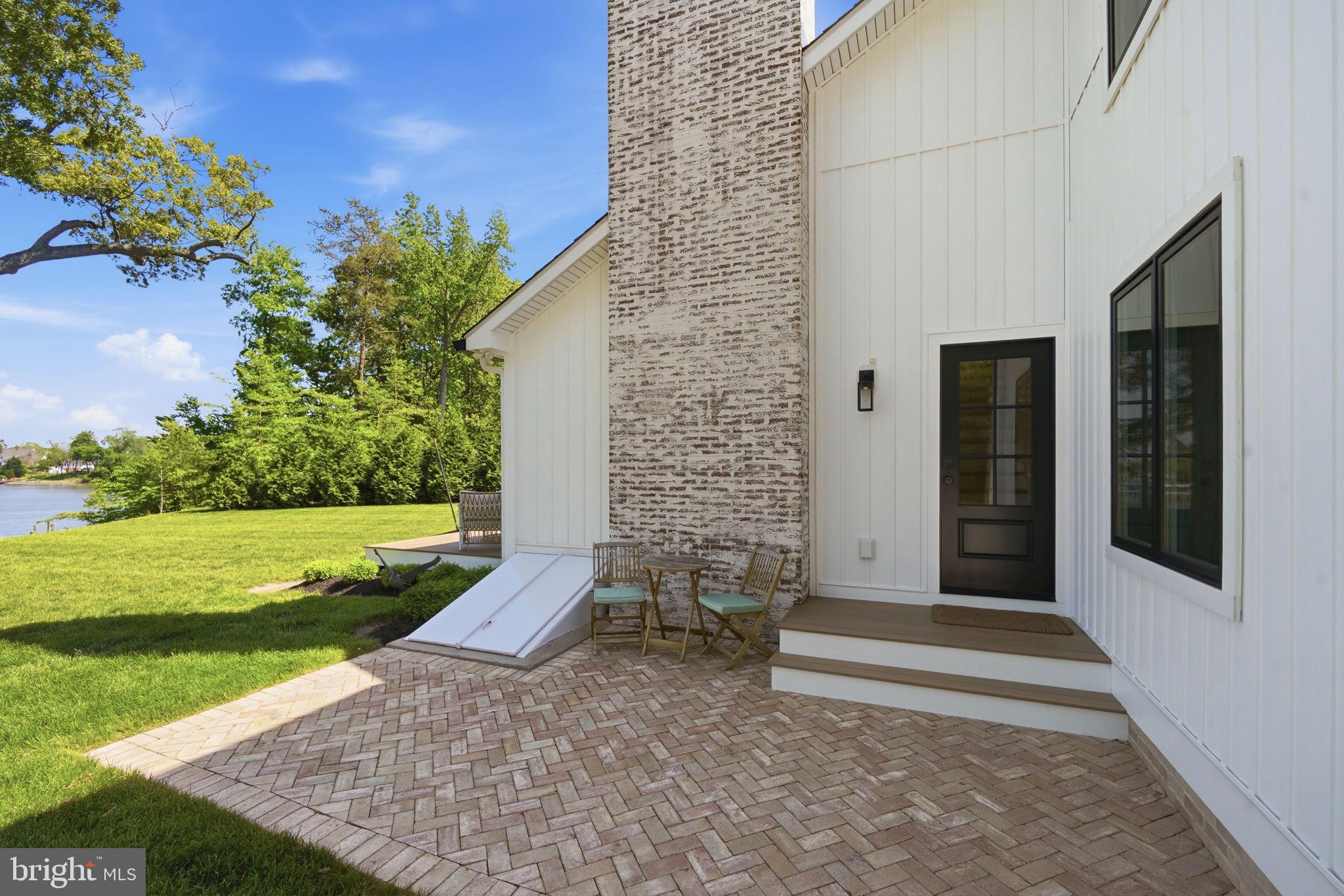 7871 AVON COURT