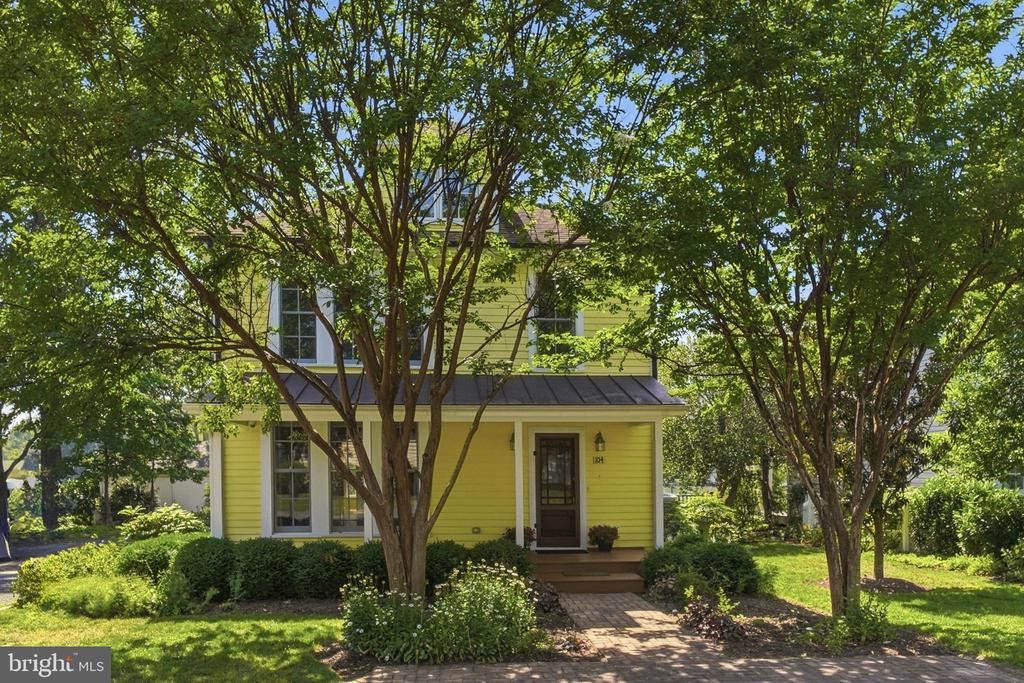 104 MYRTLE STREET