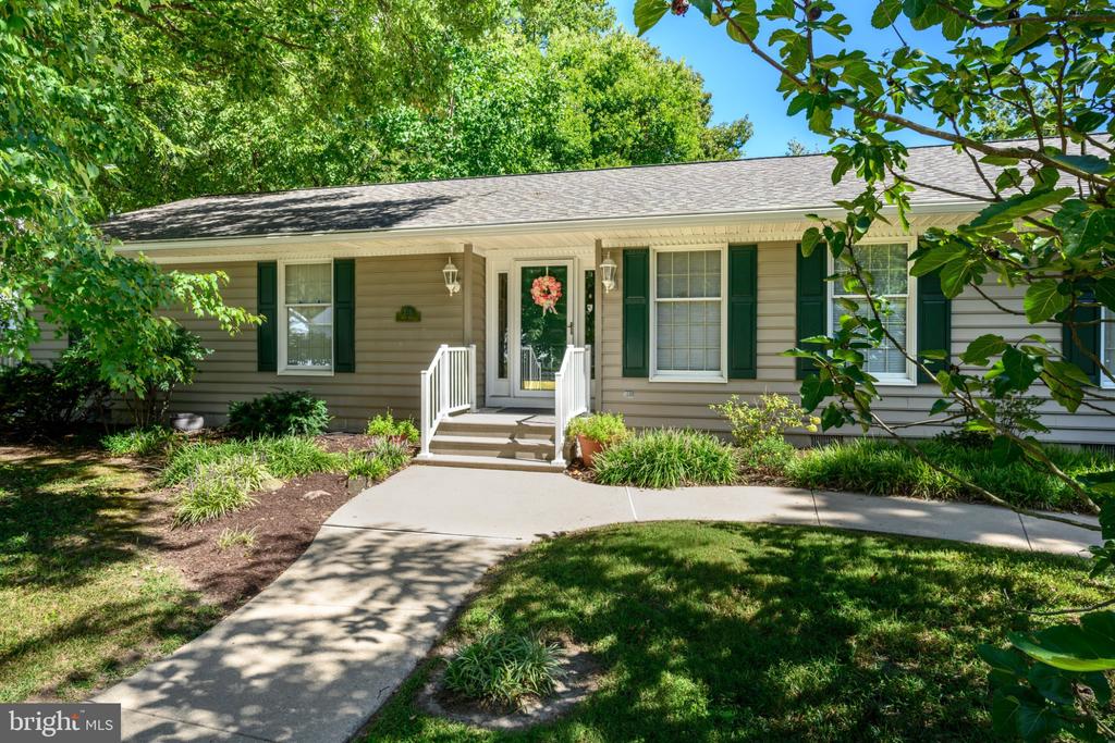 7035 PINE RIDGE