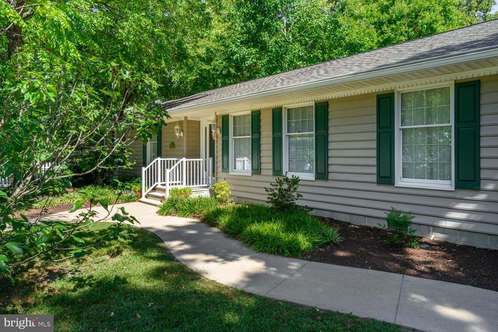 7035 PINE RIDGE
