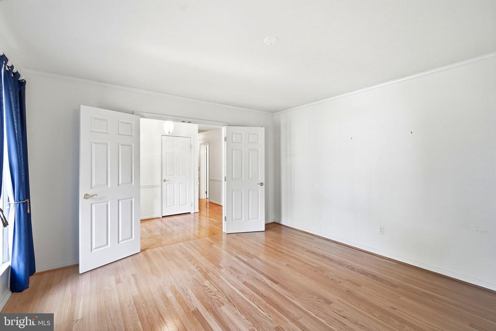 7035 PINE RIDGE