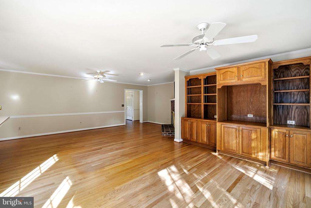 7035 PINE RIDGE