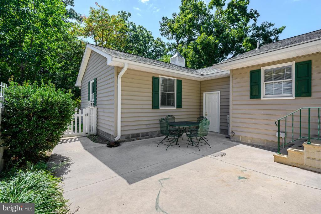 7035 PINE RIDGE