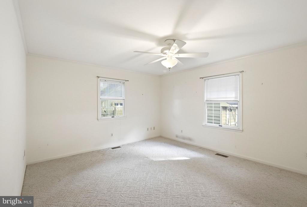 7035 PINE RIDGE