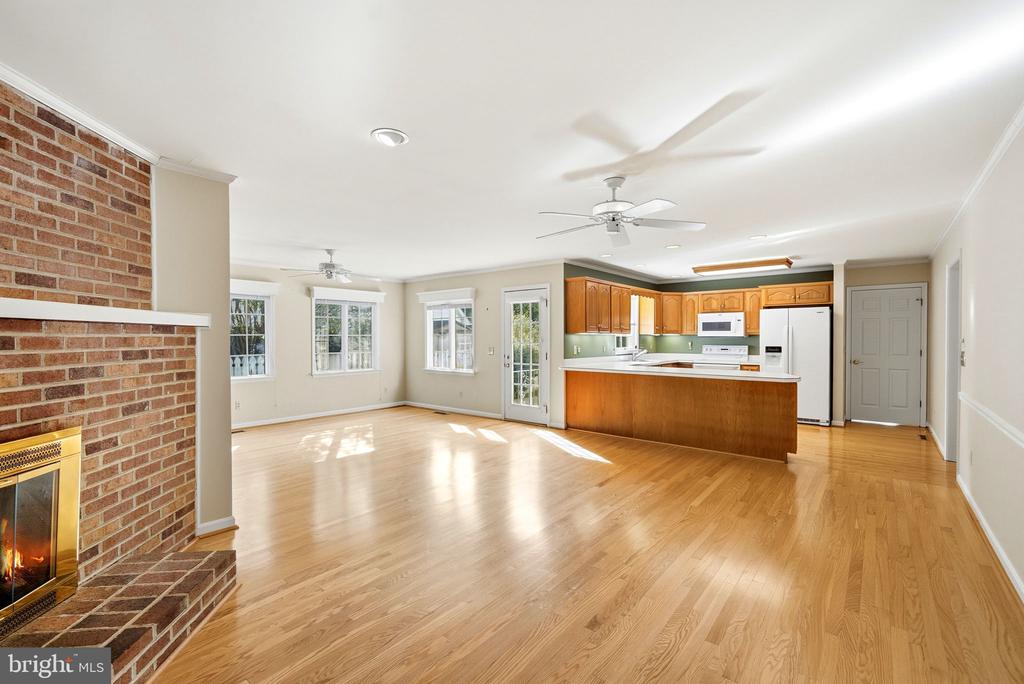 7035 PINE RIDGE