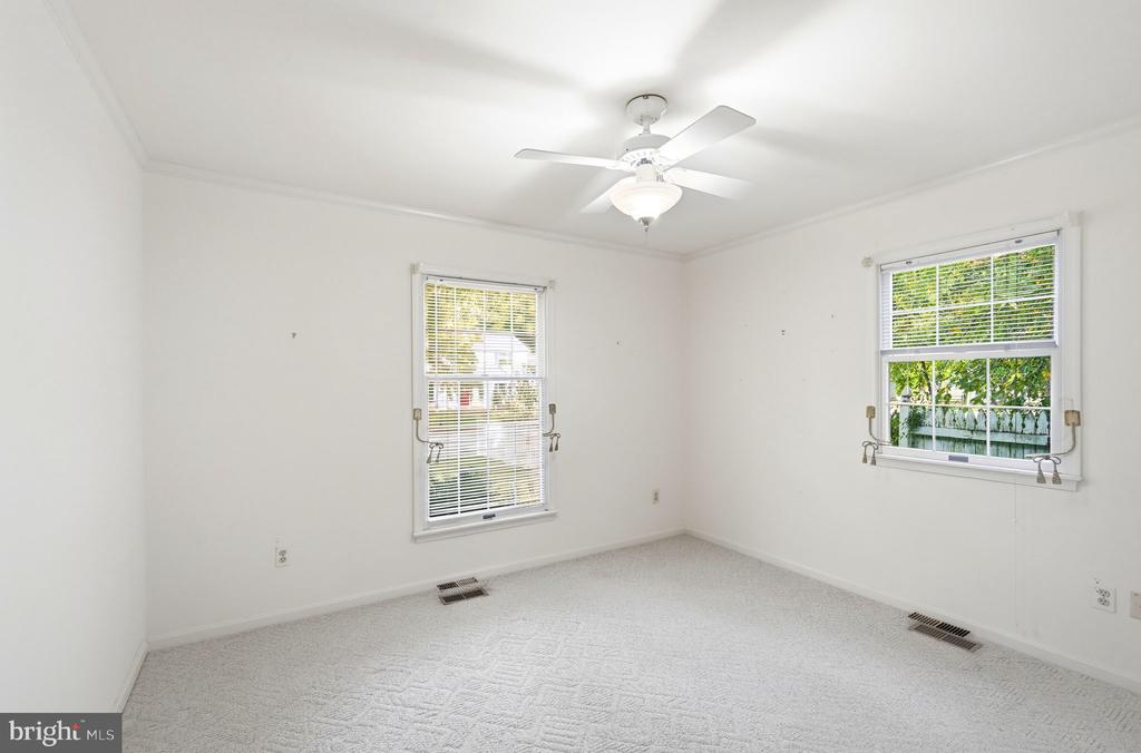 7035 PINE RIDGE