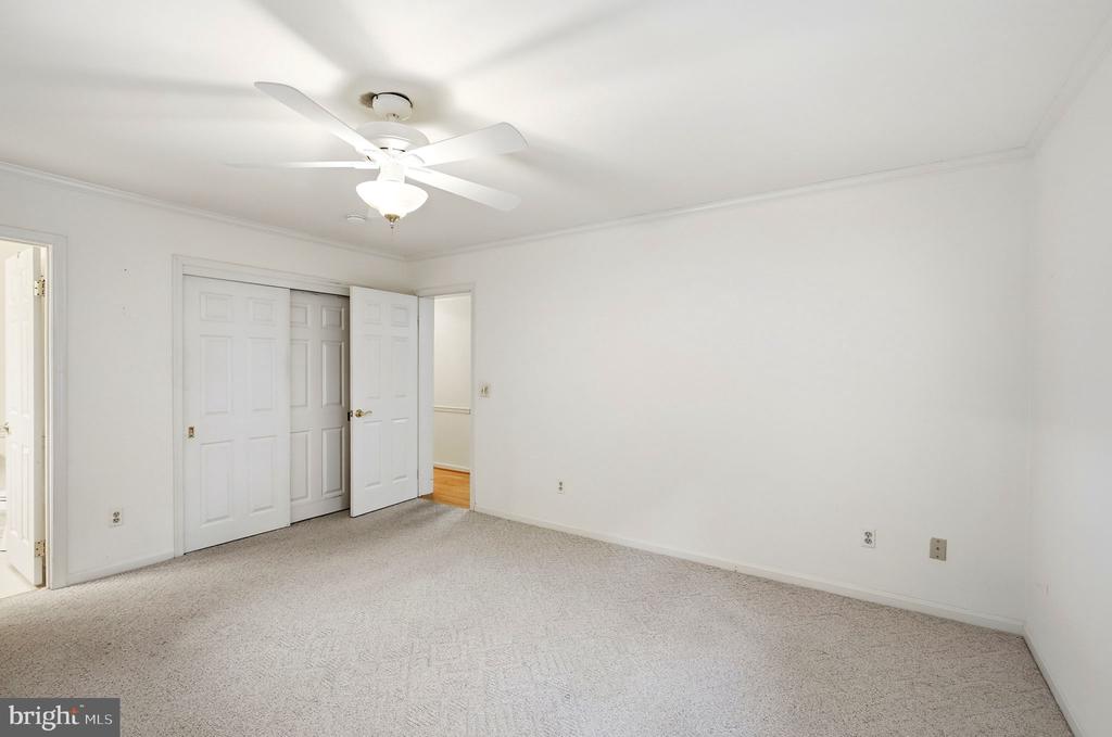 7035 PINE RIDGE