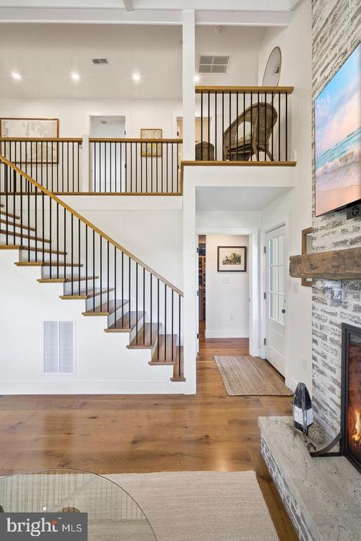 7871 AVON COURT