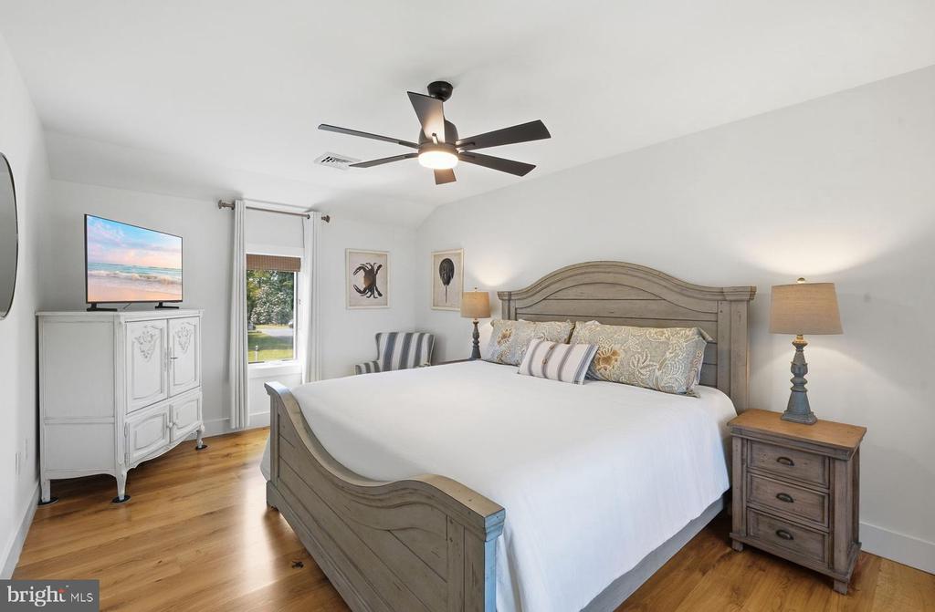 7871 AVON COURT